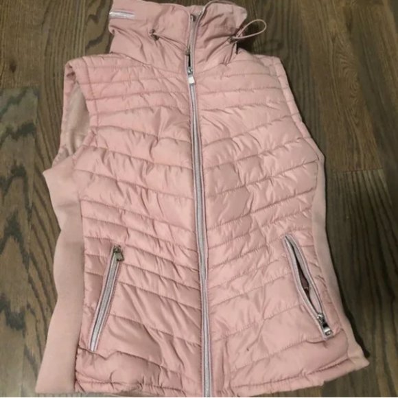 Royalty for Me Faux Fur-Lined Puffer Vest with Foldout Hood Size S - Picture 2 of 5